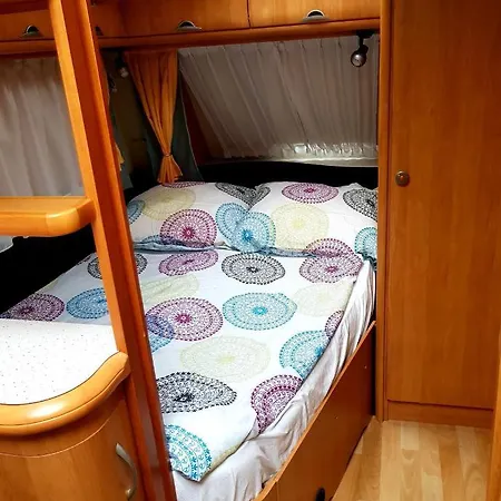 Irjados-surf Campsite *
